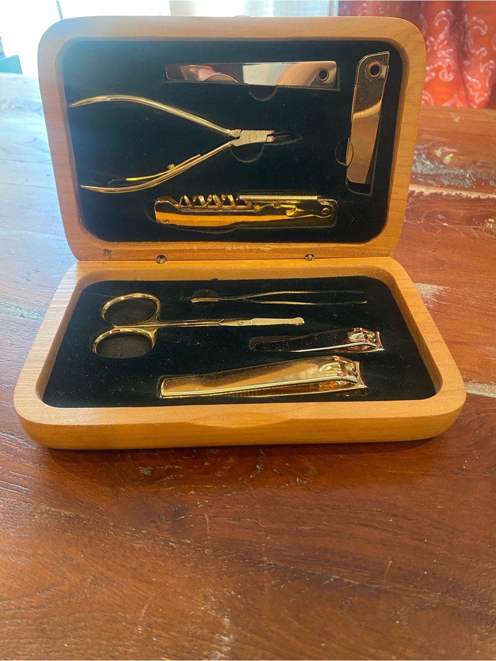 Premium Men's Gold Grooming Set in Wooden Case